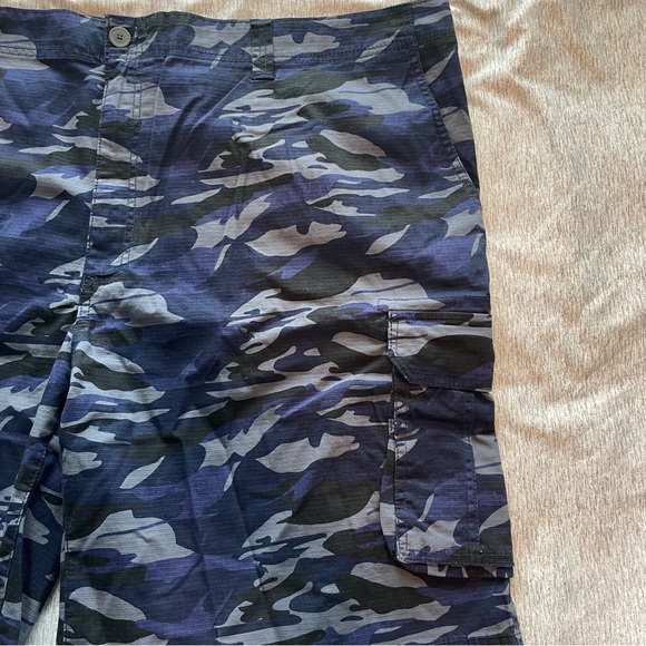 True Nation Men's‎ Cotton Camo Cargo Shorts Size 52 Waist Big and Tall - Picture 5 of 6